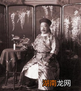 清代的赐府另居制度是什么意思？