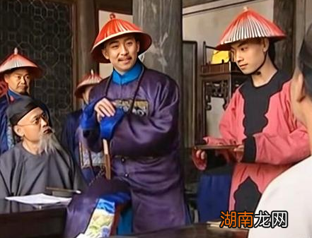 清朝官员退休后每年有50两做工资 换做现在是多少人民币