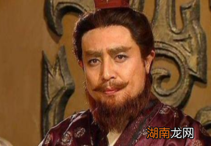 袁术和袁绍是什么关系？为何实力差距很大呢？