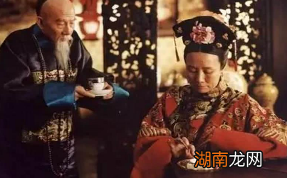 李鸿章每次升官，为何他的母亲却不高兴呢？