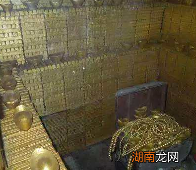 嘉庆上位后为什么着急杀和珅 仅仅是因为钱那么简单吗