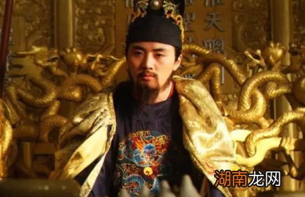 李自成打来的时候，崇祯身边为何一个大臣没有呢？