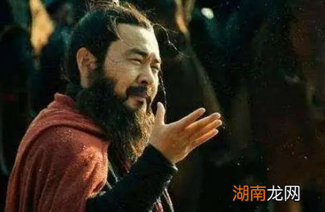 刘备出身低微,他哪来的钱供养的军队呢?