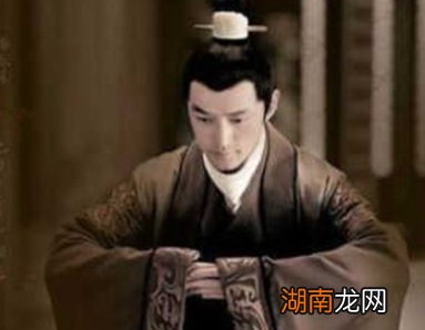 古人把东西放在袖子里不会掉吗?