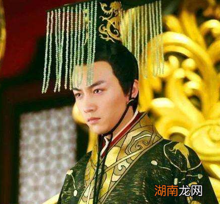 古代皇帝头上佩戴的东西叫做什么 这东西有什么意义存在