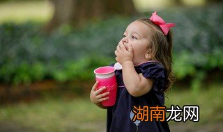 小学生水杯刻字刻什么好 水杯刻字刻什么好学生