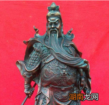 古代武将们的画像为什么看起来都有啤酒肚?