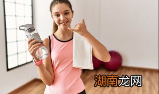 水杯刻字写什么好呢 学生往水杯刻字刻什么好