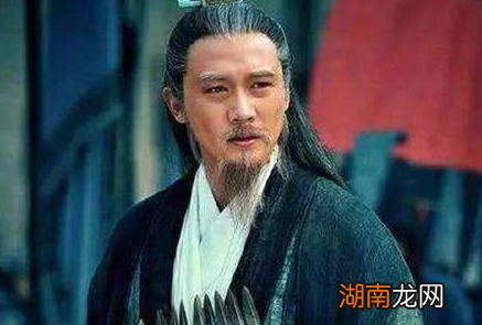 关羽兵败的时候，诸葛亮为什么不派兵相助呢?