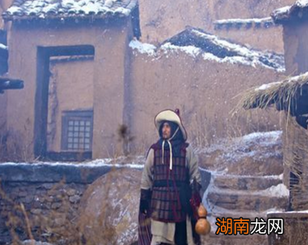 古代大侠都是有身份的人 他们外出时为何会住在破庙破房子中