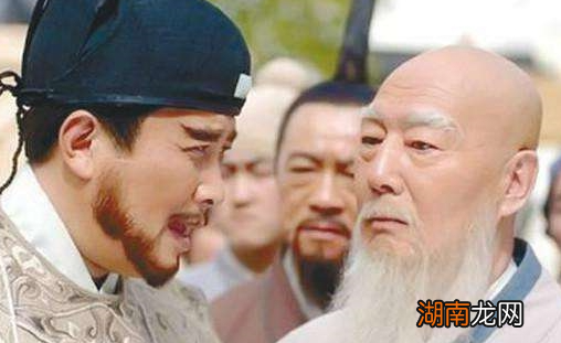 朱棣的谋反为何能得人心呢？他是如何做的？