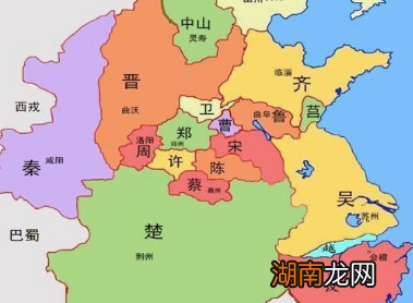 秦国的核心战略是什么?为何地处边陲的秦国能完成统一?