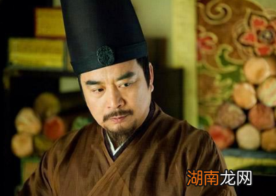 陆贾是如何改变汉初局面的？在诛灭诸吕的行动中扮演怎样的角色？