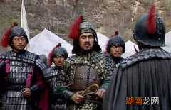 邓艾围困成都的时候，城内数万守将为何没有抵抗呢？