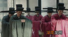 宰相接到皇帝慰问圣旨，结果全家人入狱