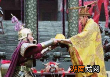 西汉时期皇帝赏赐一般是什么东西？有何影响?