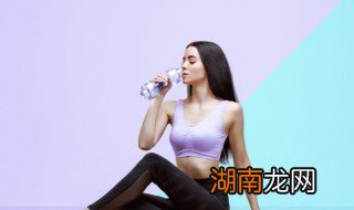 怎么将发黄的塑料水杯变白的 怎么将发黄的塑料水杯变白