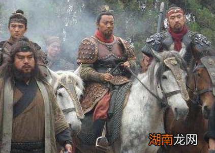 宋江为什么要不顾很多人的反对,总想着招安呢?