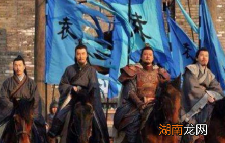 袁术的实力并不是很强，为何却敢称帝呢？