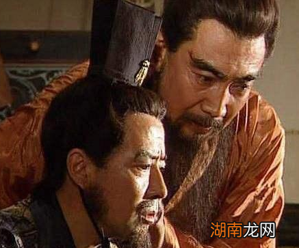 曹操是怎么在官渡之战打败袁绍的 立功的人都有谁