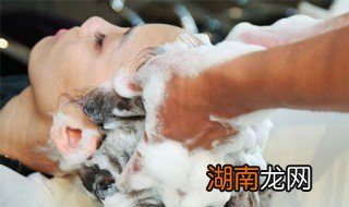 淘米水加醋洗头怎么洗