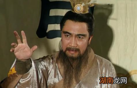 诸葛亮的隆中对和鲁肃的榻上策那个更高明呢?