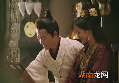 刘禅继位后,诸葛亮为什么没有将权力还给他?