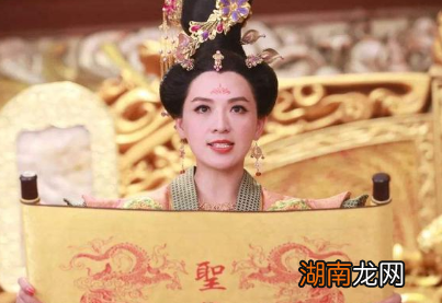 当了一辈子傀儡的唐中宗李显,他是被谁害死的?