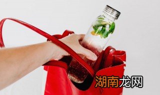 pc材质塑料杯安全吗 水杯塑料材质pc健康吗