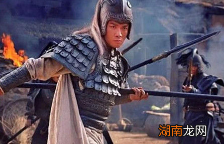 公孙瓒手下有三位猛将,他的都跟随了哪些人?