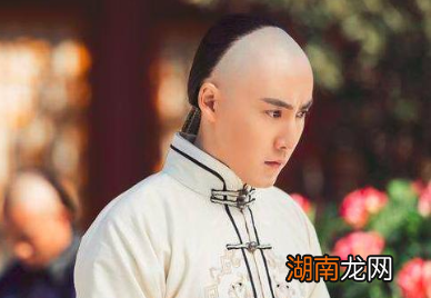 努尔哈赤有16个儿子,为什么后金贵族们一直拥护皇太极?