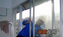 清洗窗户玻璃的方法