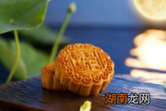 历史上月饼出现在中秋节是起源于何时？有何故事