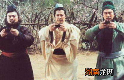 刘备兵败以后。他为何要驻守在白帝城呢?