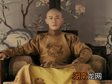 雍正帝秘密立储时，为什么选择弘历而不是弘昼？