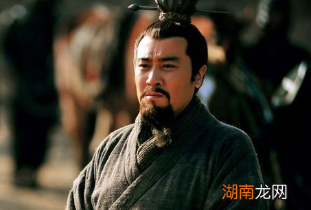 刘备为什么会让关羽镇守荆州？他是如何考虑的？