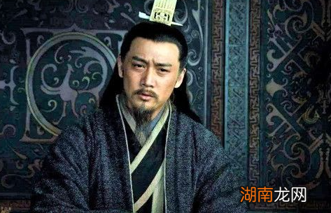 诸葛亮为何会选用空城计来应对司马懿的大军呢？