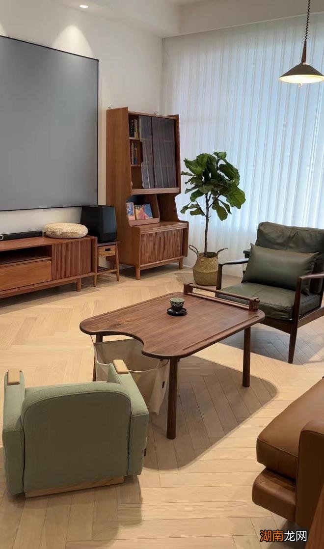 合肥宝妈花65万自装130㎡新家,可开合厨房+整屋原木,实用又治愈