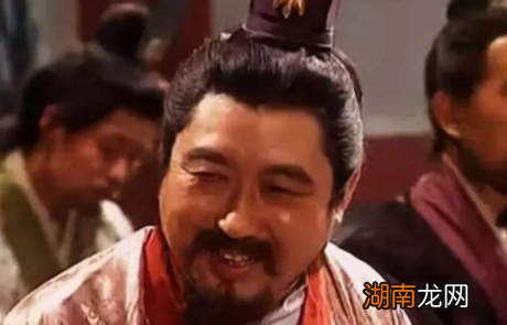 刘备有三个儿子,为何偏偏选择刘禅继位呢?