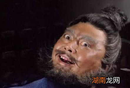 面对关张二人的死,为何刘备反应区别很大呢?