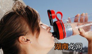 学生水杯刻字刻什么好励志 学生水杯刻字刻什么好励志的名言