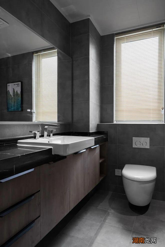 126㎡现代简约，低调的灰色空间，布置出温馨自然的舒适感