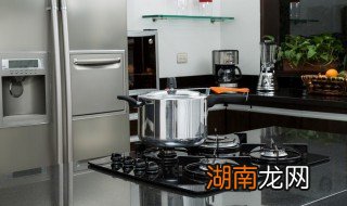 厨房挂件怎么洗干净 厨房挂件怎么洗干净视频