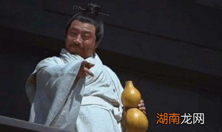 许攸帮曹操赢得官渡之战 曹操最后为什么要杀许攸