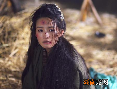 公主落难成奴婢被鞭打,复位后如何复仇?