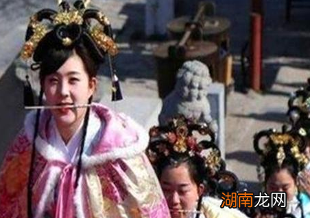 古代皇帝妃子生活如何 每顿只能吃盒饭了解一下