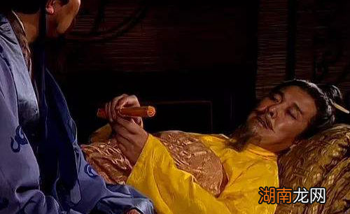 夷陵兵败后，为何刘备没有回到成都呢？