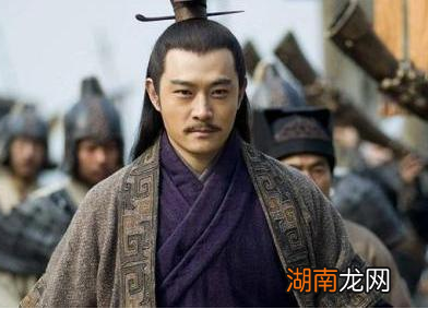 孙策为什么将大权传给弟弟，而不是自己的儿子？