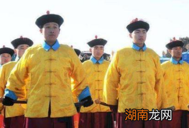 清朝时期出现的黄马褂是何作用?是如何发展的?