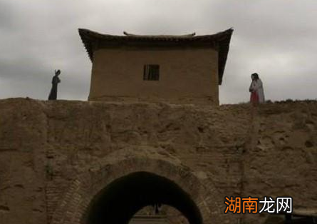 古代城门关闭之后 古人有小路能出城吗